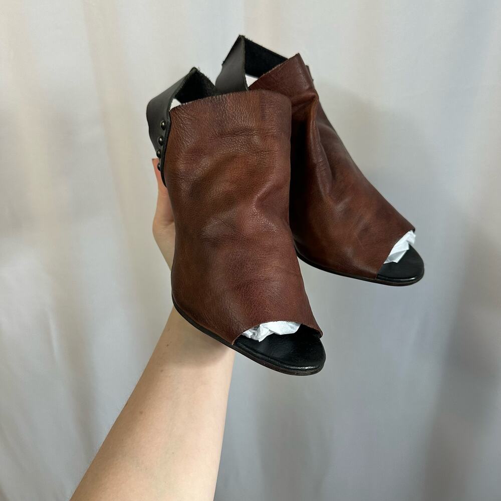 Free People Picture This Brown Black Leather Heel Sandal Wood Block Heel 39/9